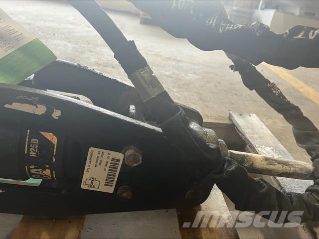 CAT H25D Hammers / Breakers