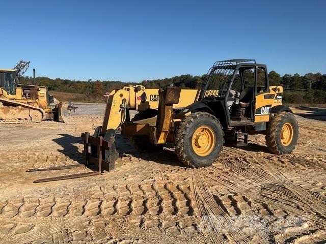 CAT TH460B Telescopic handlers