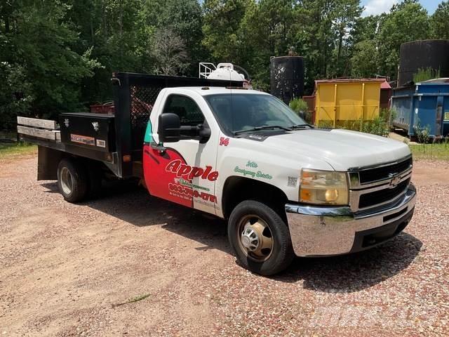 Chevrolet 3500 Flatbed / Dropside trucks