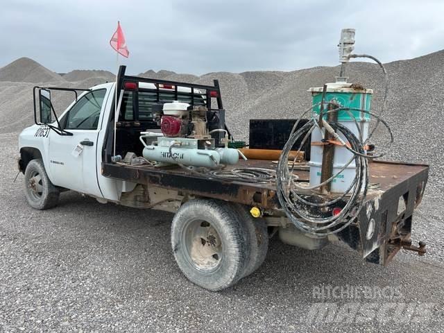 Chevrolet 3500 Flatbed / Dropside trucks