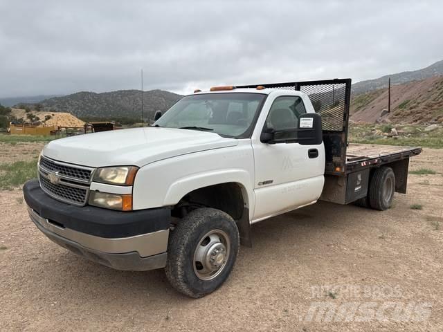 Chevrolet 3500 Flatbed / Dropside trucks