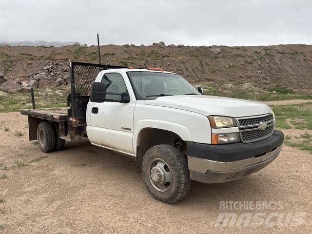Chevrolet 3500 Flatbed / Dropside trucks