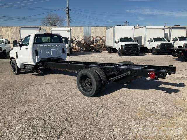 Chevrolet 5500 Cabins and interior