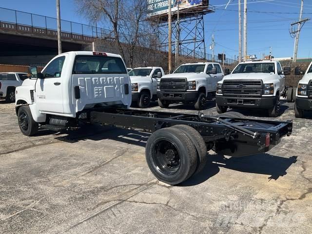 Chevrolet 6500 Cabins and interior