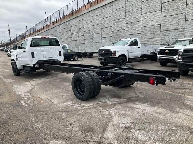 Chevrolet 6500 Cabins and interior