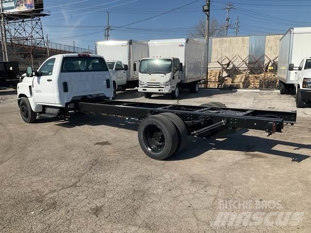 Chevrolet 6500 Cabins and interior