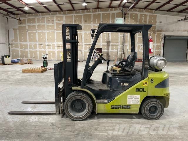 Clark S30L Electric forklift trucks