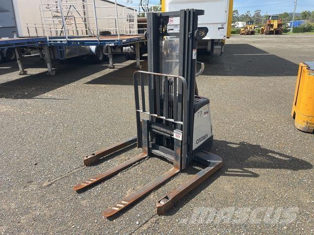 Crown SX3030 Construction - Others