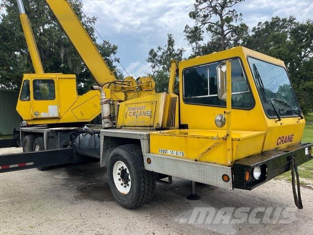 Daewoo DTC-35 Tracked cranes
