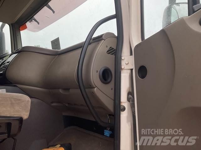 DAF CF85.460 Crawler excavators