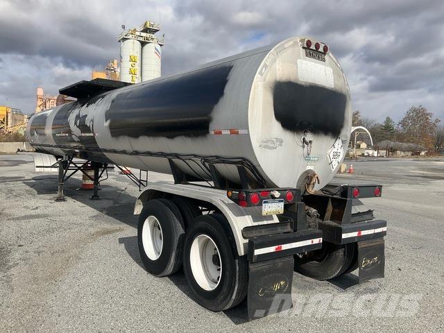 Etnyre TR6 Material transport vehicles