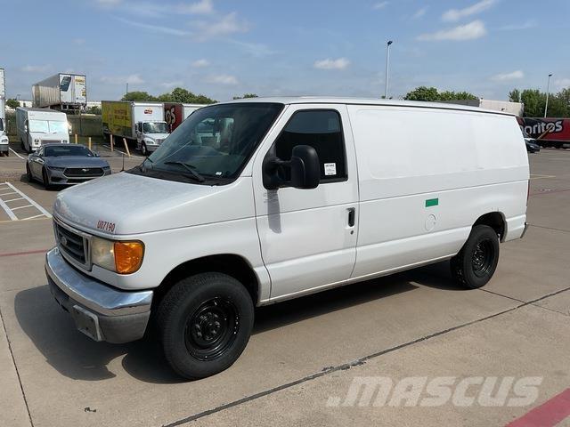 Ford E-150 Panel vans