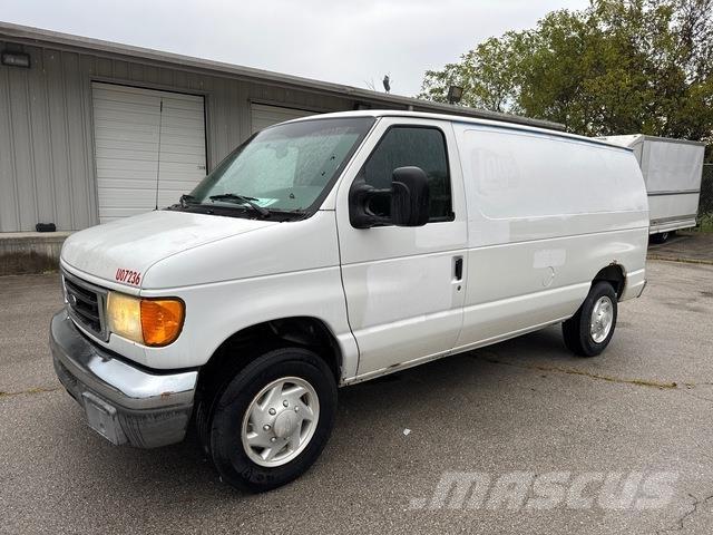 Ford E-150 Panel vans