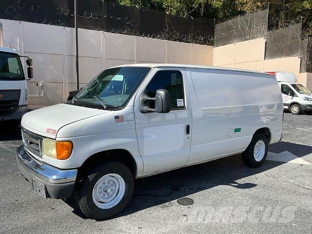Ford E-150 Panel vans