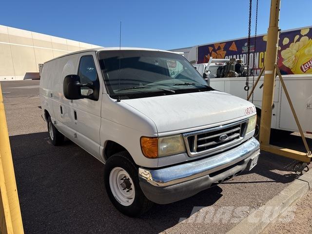 Ford E-150 Panel vans
