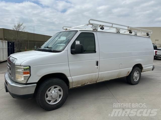 Ford E-250 Panel vans