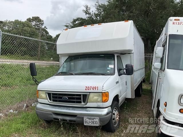 Ford E-350 Panel vans
