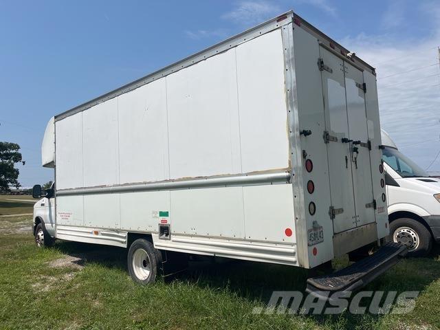 Ford E-350 Box body