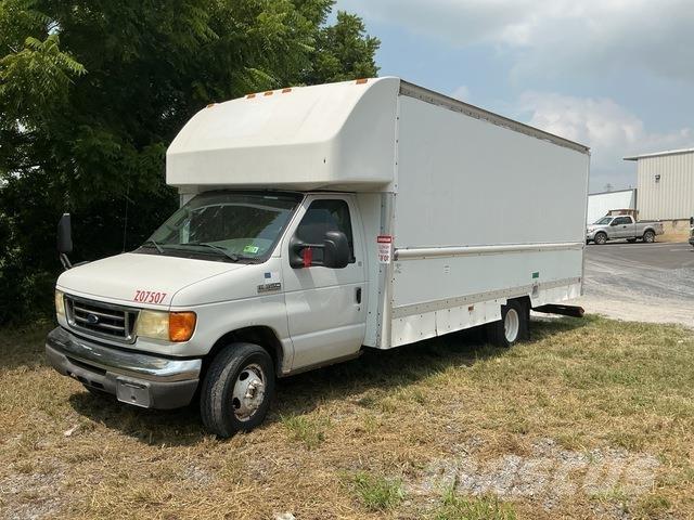 Ford E-350 Box body