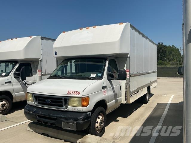 Ford E-350 Box body
