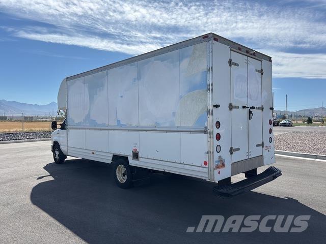 Ford E-350 Box body