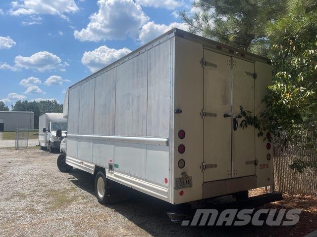Ford E-350 Box body