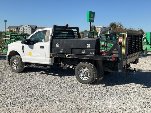 Ford F-250 Flatbed / Dropside trucks