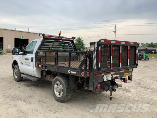 Ford F-250 Flatbed / Dropside trucks
