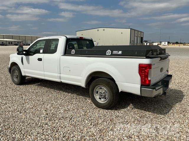 Ford F-250 Pick up/Dropside