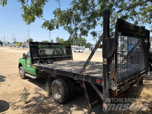 Ford F-350 Flatbed / Dropside trucks
