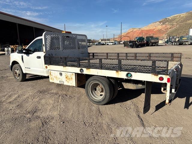 Ford F-350 Flatbed / Dropside trucks