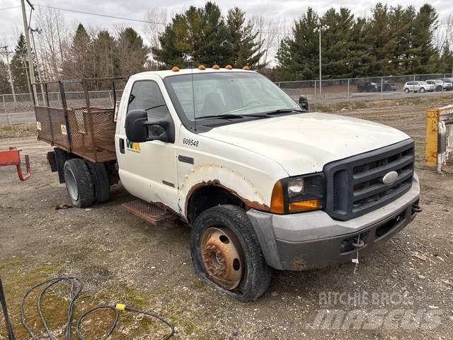 Ford F-450 Flatbed / Dropside trucks