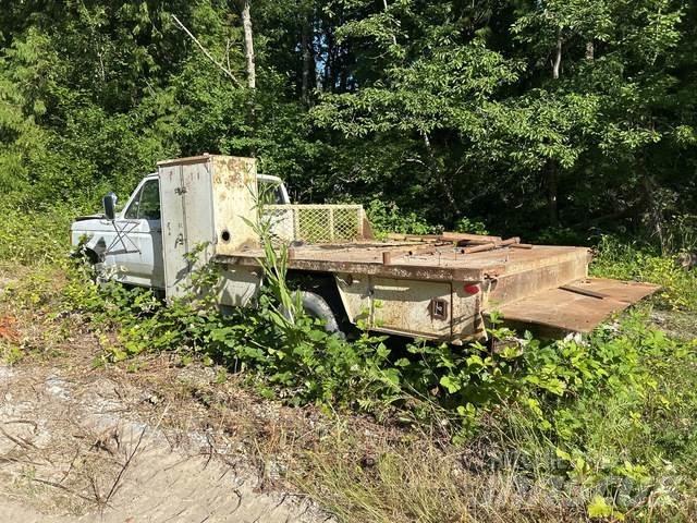 Ford F-450 Flatbed / Dropside trucks