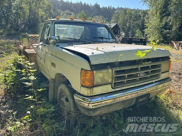 Ford F-450 Flatbed / Dropside trucks