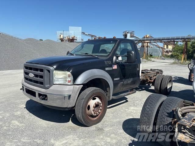 Ford F-450 Cabins and interior