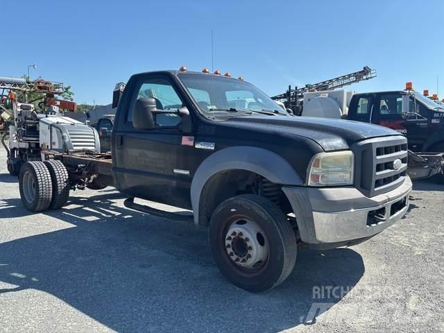 Ford F-450 Cabins and interior