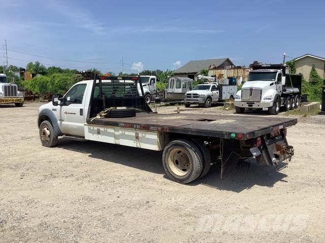 Ford F-550 Flatbed / Dropside trucks