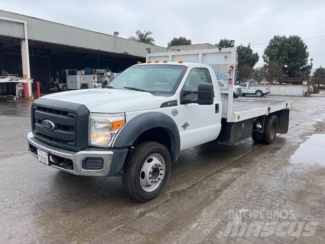 Ford F-550 Flatbed / Dropside trucks