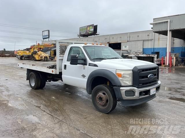 Ford F-550 Flatbed / Dropside trucks