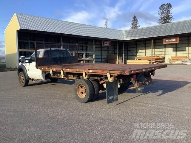 Ford F-550 Flatbed / Dropside trucks
