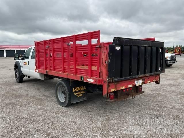 Ford F-550 Flatbed / Dropside trucks