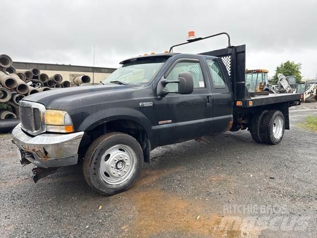 Ford F-550 Flatbed / Dropside trucks