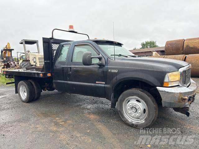 Ford F-550 Flatbed / Dropside trucks