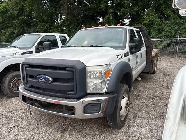 Ford F-550 Flatbed / Dropside trucks