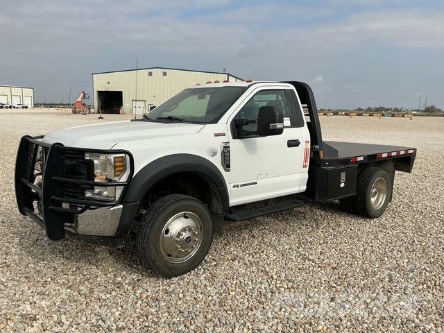 Ford F-550 Flatbed / Dropside trucks