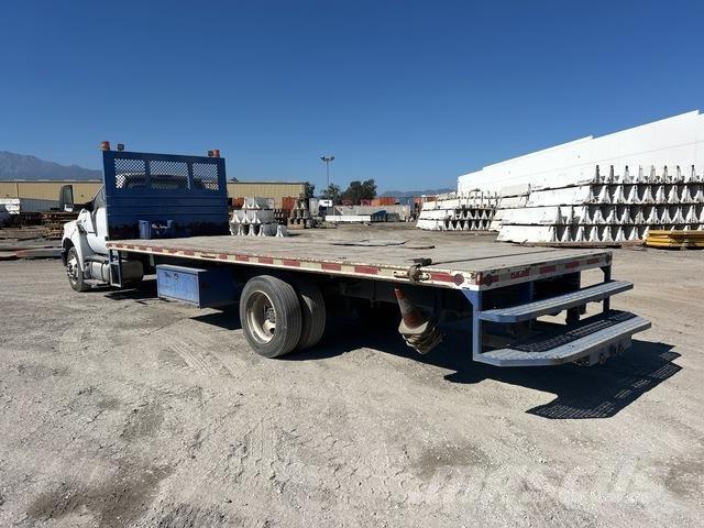 Ford F-650 Flatbed / Dropside trucks