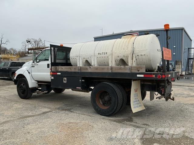 Ford F-650 Flatbed / Dropside trucks
