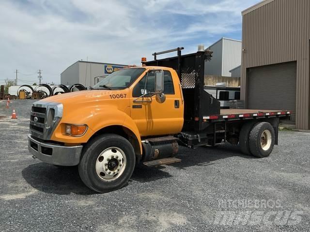 Ford F-750 Flatbed / Dropside trucks