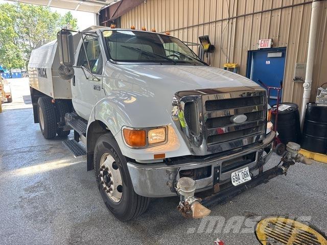 Ford F-750 Water tankers