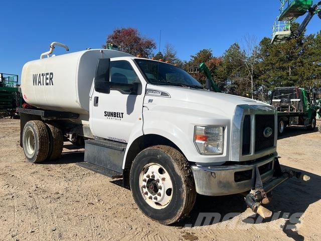 Ford F-750 Water tankers